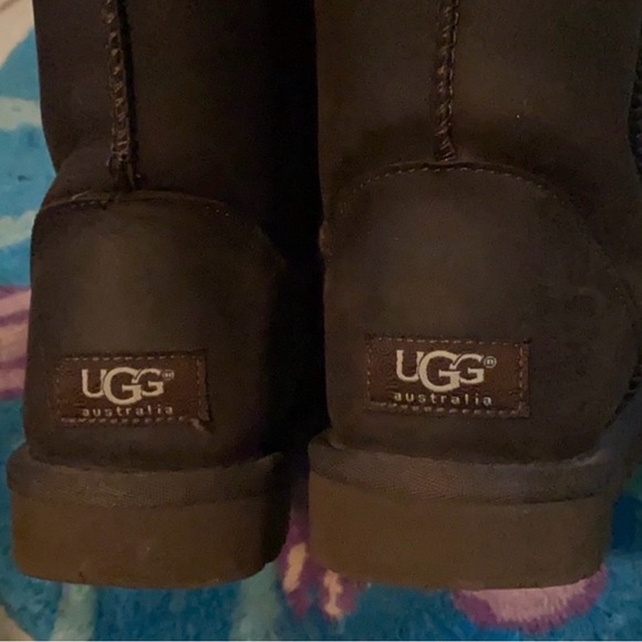 UGG Classic Brown Winter Boots - Picture 7 of 8
